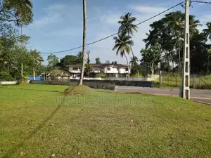 කොට්ටාව මාලඹේ බස් පාරෙන් බිම් කොටස් විකිණීමට