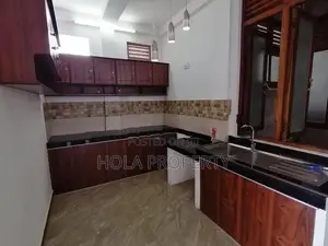 2 BHK AC 2ND Floor Wellawetta NO Lift In Colombo 6