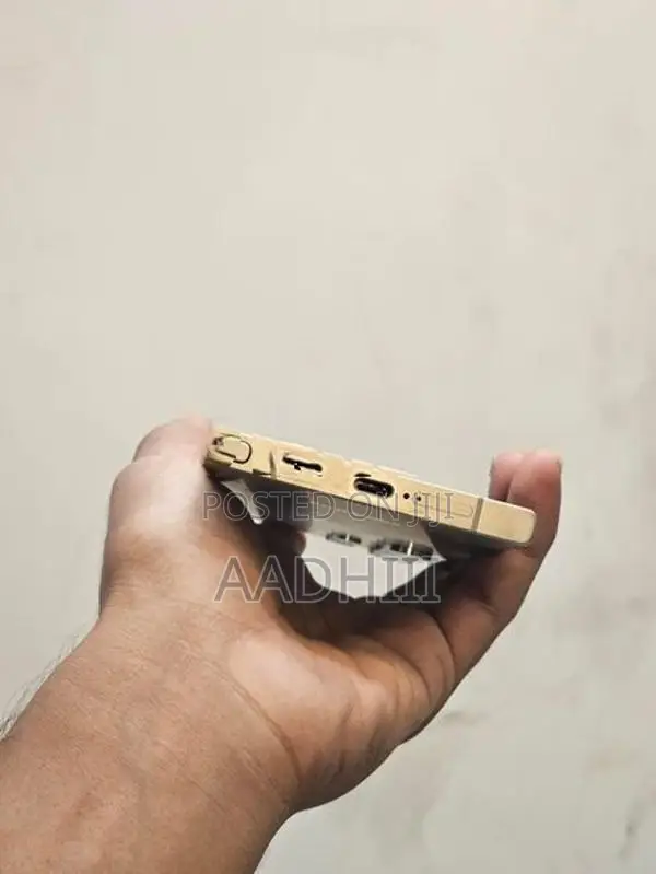 Samsung Galaxy S24 Ultra GB (Used)