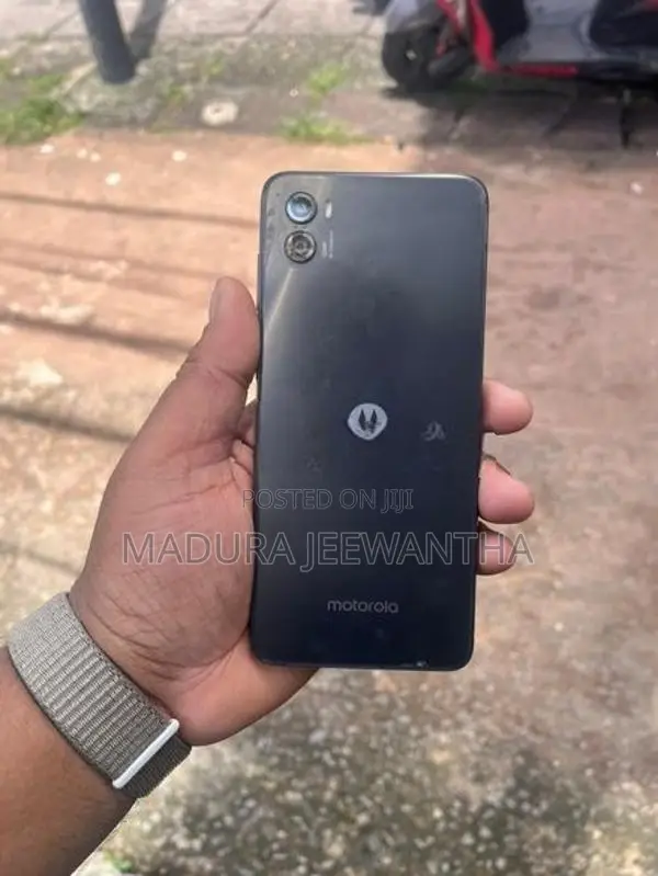 Moto E22S 4GB 64GB (Used)