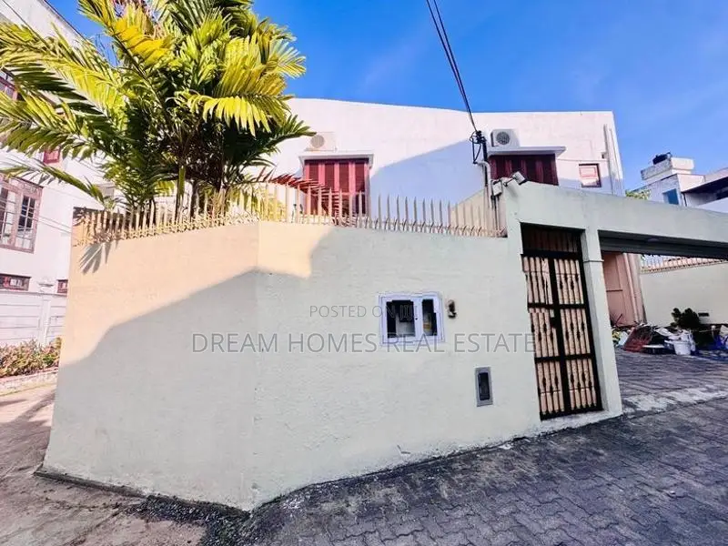 3-Storey Family Home With Rooftop Terrace – Kalubowila