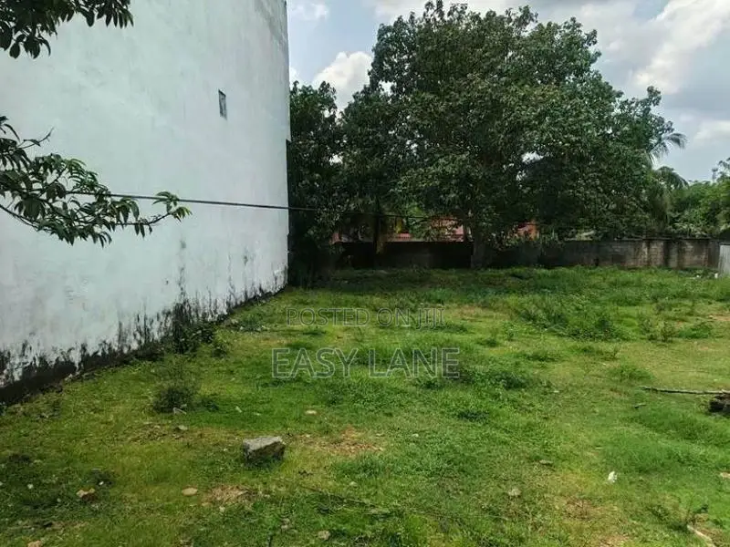 පර්චස් 21 ක ඉඩම කොටස් 2 ක් වශයෙන් විකිණීමට නුගේගොඩ – මිරිහාන