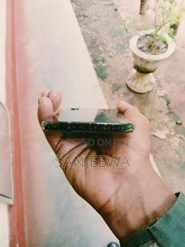 Apple iPhone XS Max (Used)
