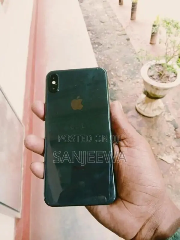 Apple iPhone XS Max (Used)