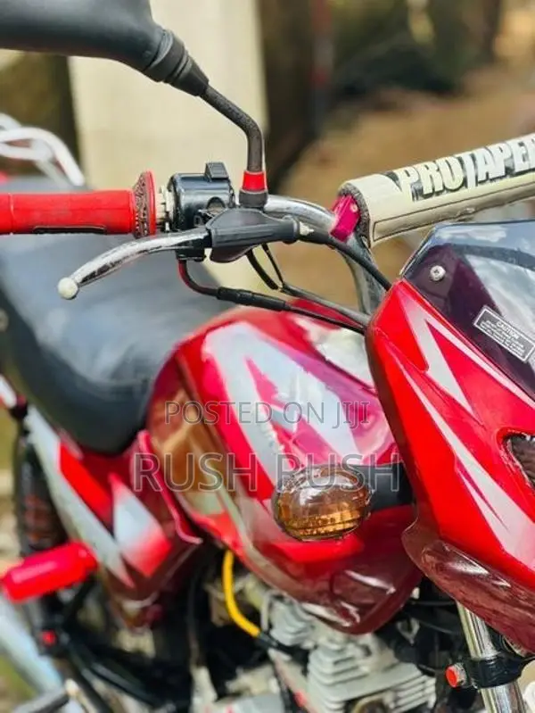 Bajaj CT100 2010