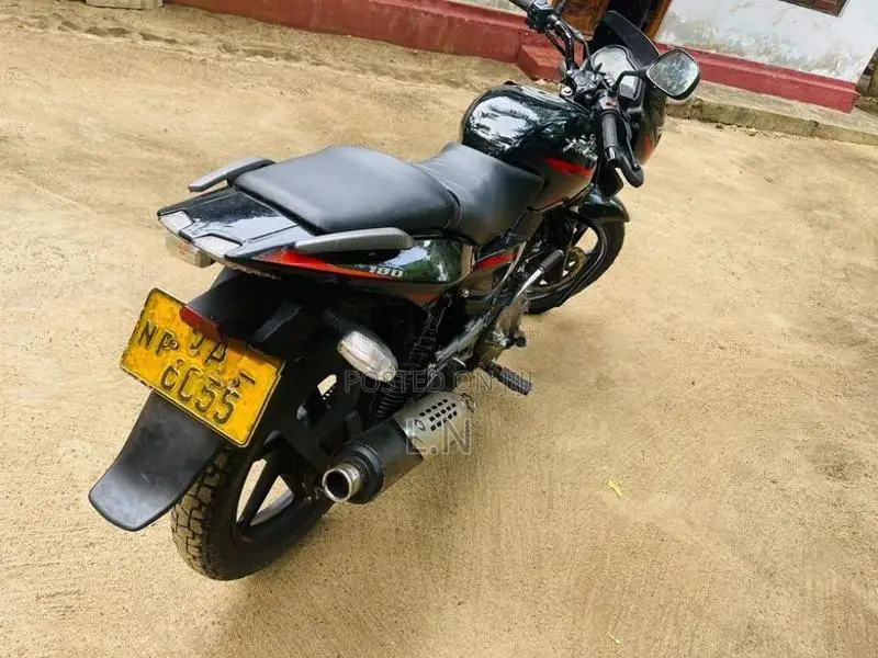 Bajaj Pulsar 180 2010