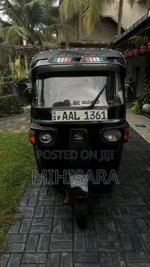 Bajaj RE 2014