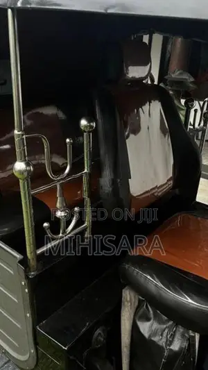 Bajaj RE 2014