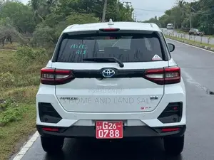 Toyota Raize Z Hybrid 2025