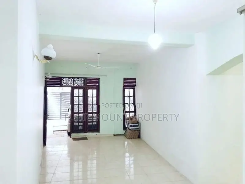 Ground Floor 3bd 2bth house for lease in rathmalana
