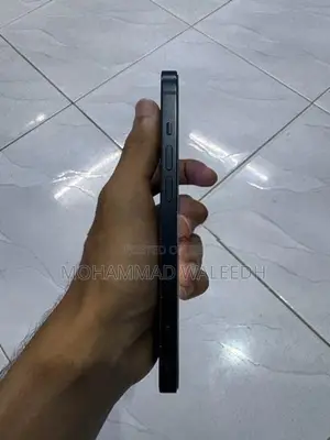 Apple iPhone 13 (Used)