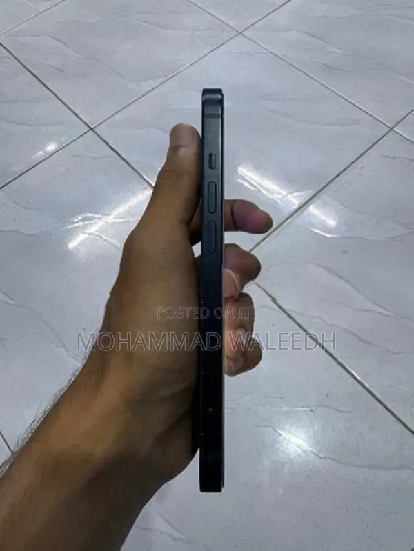 Apple iPhone 13 (Used)
