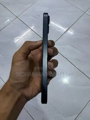 Apple iPhone 13 (Used)