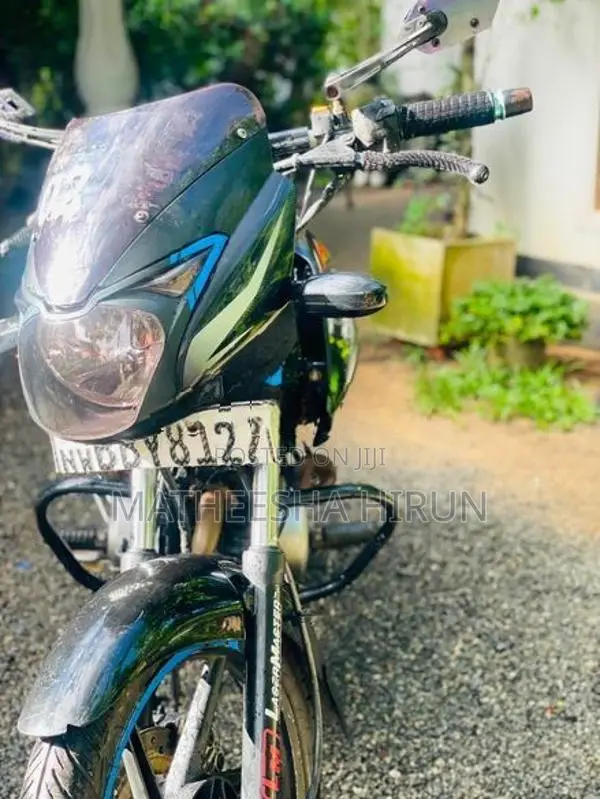 Bajaj Pulsar 150 2015