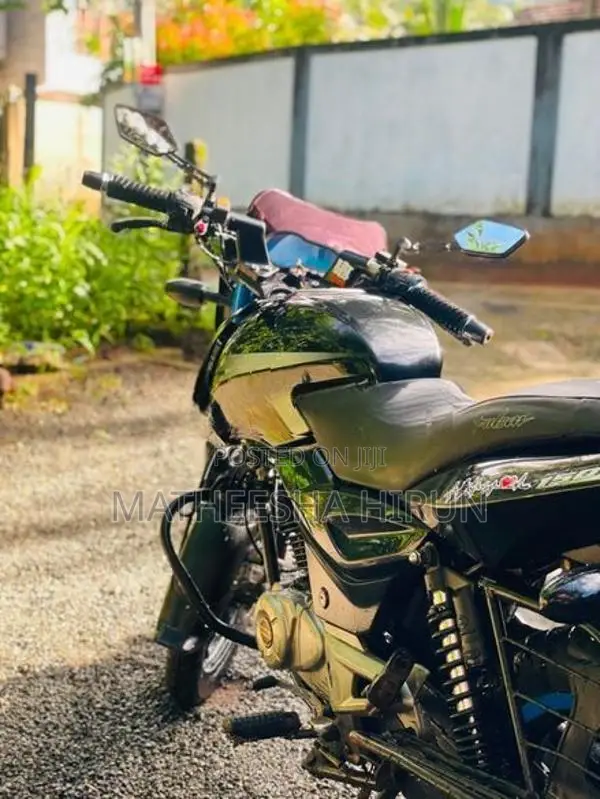 Bajaj Pulsar 150 2015