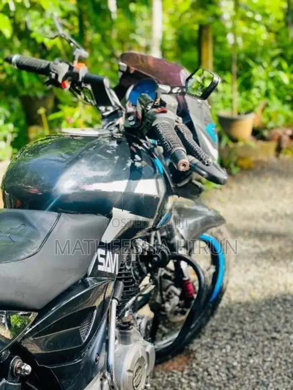 Bajaj Pulsar 150 2015