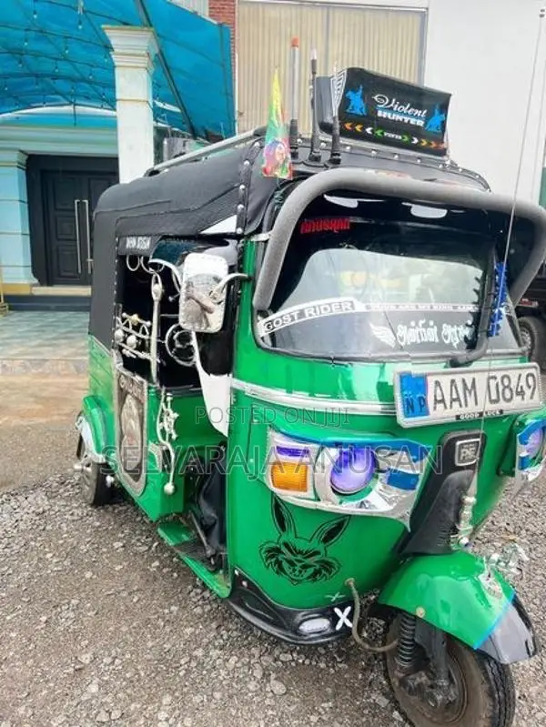 Bajaj RE 2013