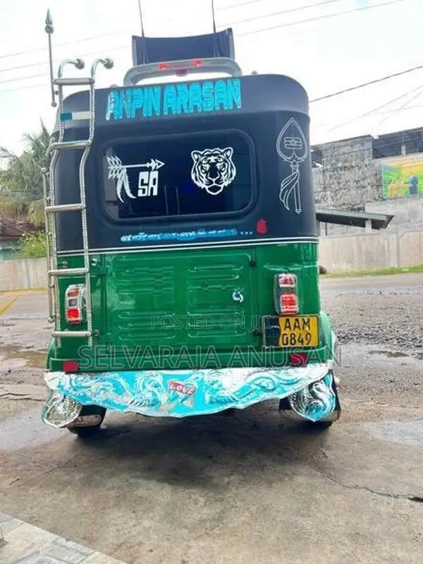 Bajaj RE 2013