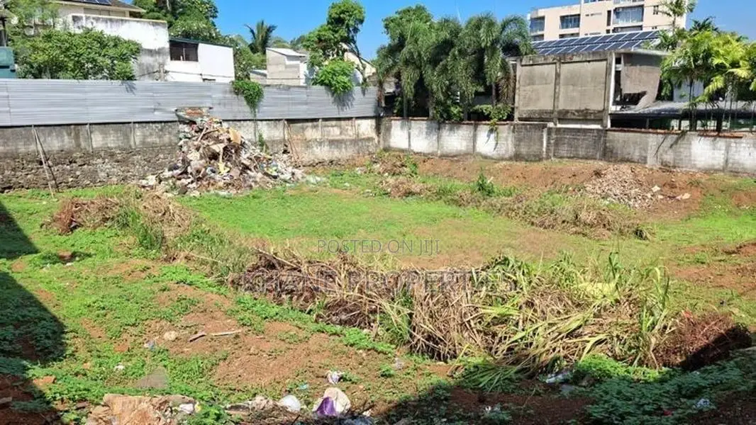 38+ Perches Land for sale at Colombo 5