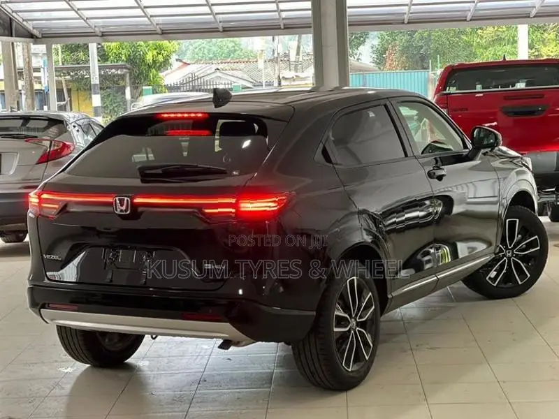 Honda Vezel Z Premium 10 SPEAKRS 2026