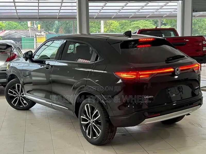 Honda Vezel Z Premium 10 SPEAKRS 2026