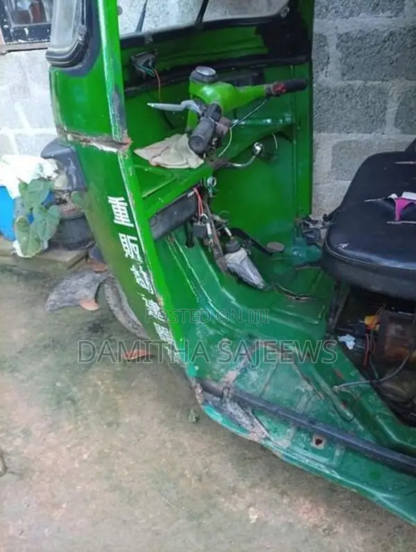 Bajaj RE 1999