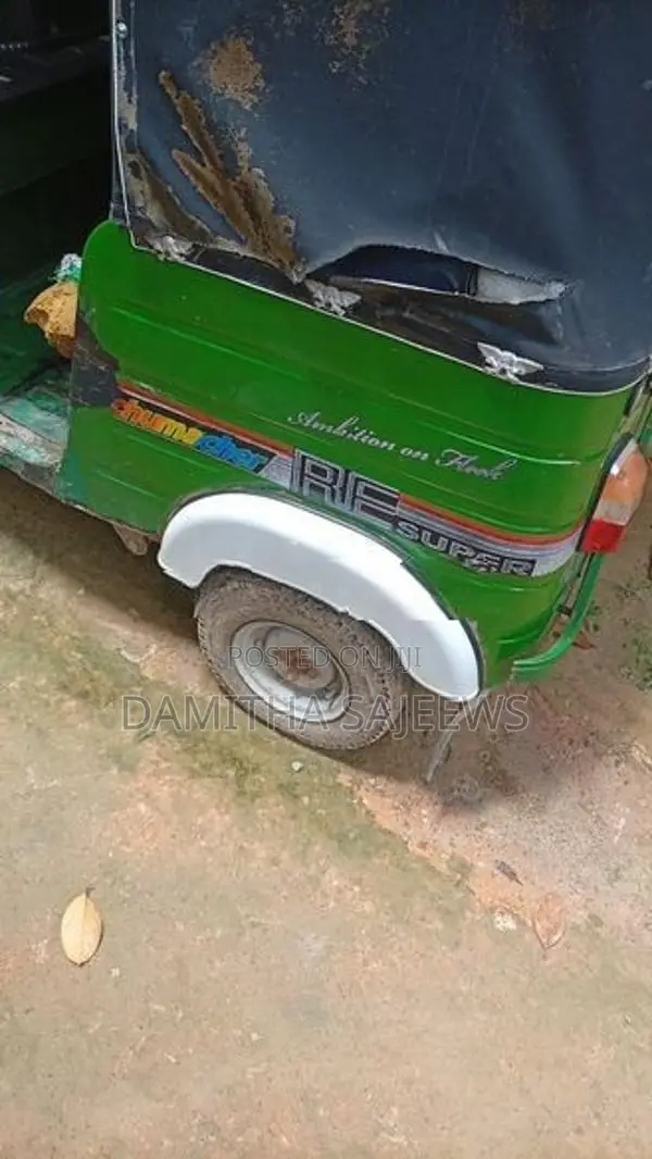Bajaj RE 1999