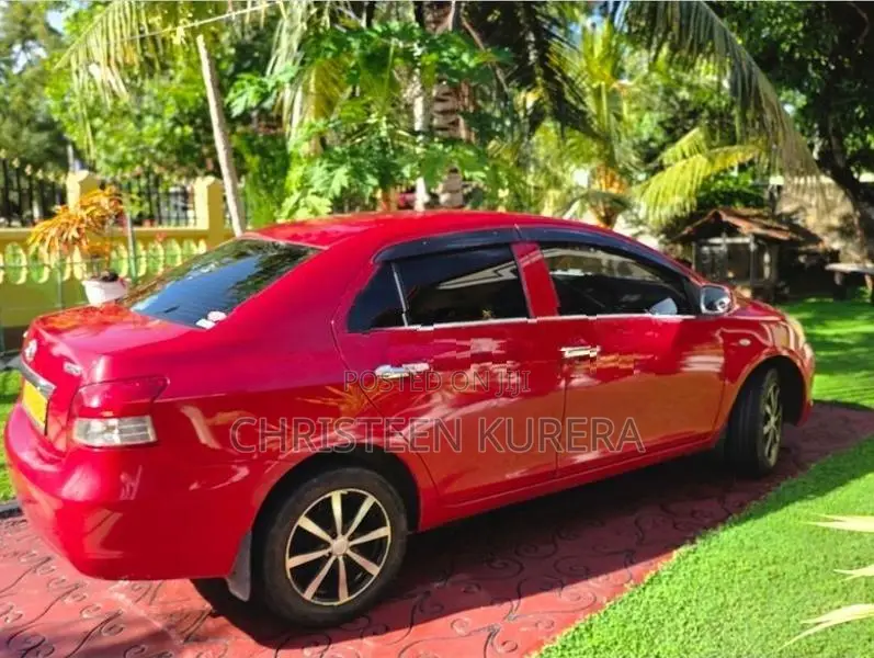 Toyota Yaris 2011