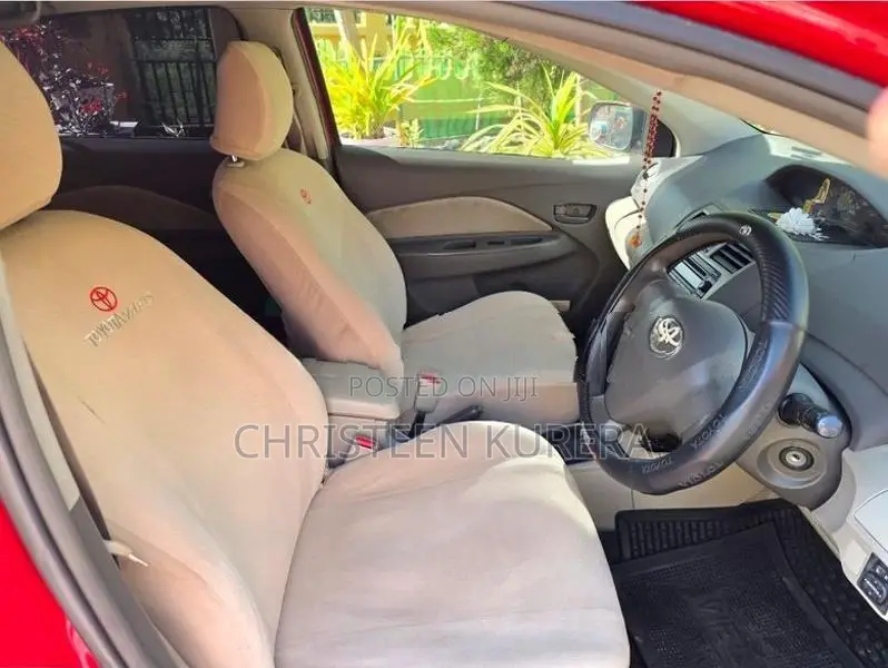 Toyota Yaris 2011