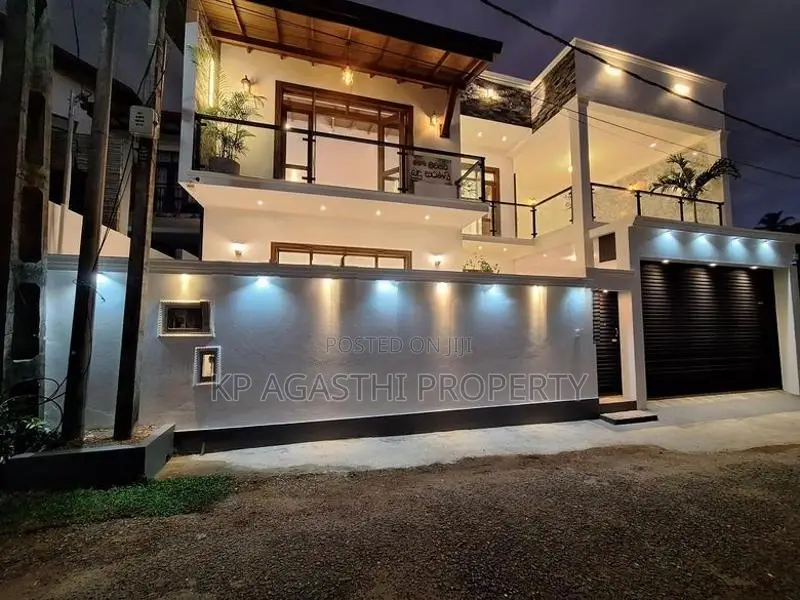Malabe Architecture Designed Luxury House for Sale