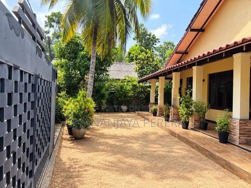 Specious House For Sale In Katuwapitiya, Negombo