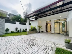 House For Sale In Kottawa With 5 Bathrooms