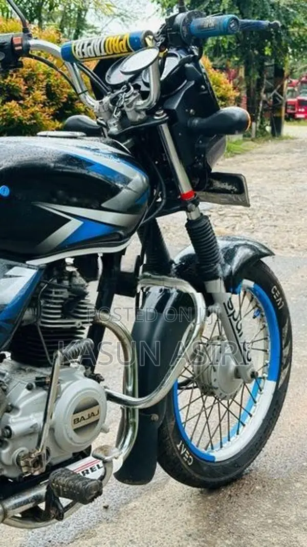 Bajaj CT100 2016