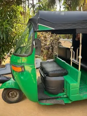 Bajaj RE 2004