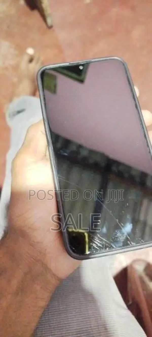 Vivo Y1s y93 (Used)