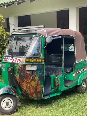 Bajaj RE 2000