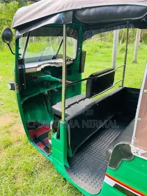 Bajaj RE 2000