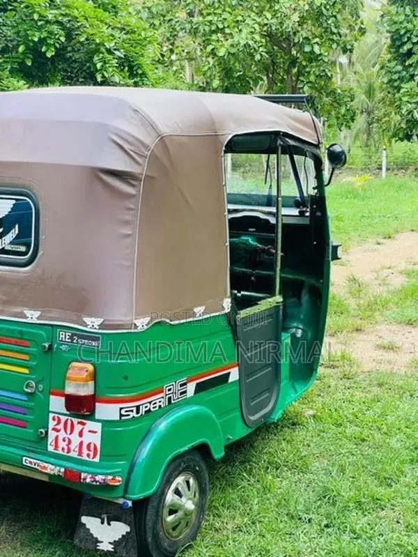 Bajaj RE 2000