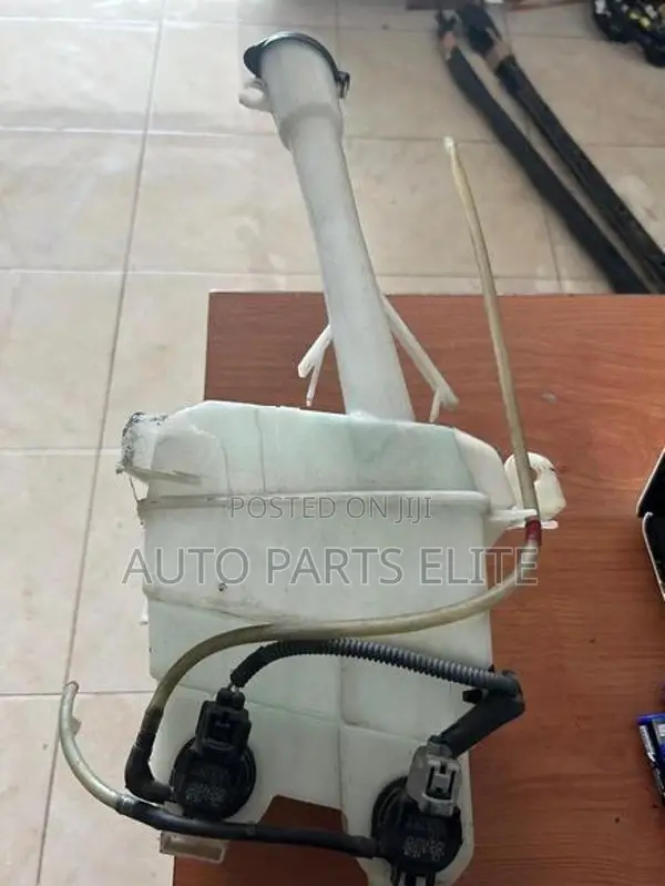 Toyota Axio 141 Wiper Washer Tank