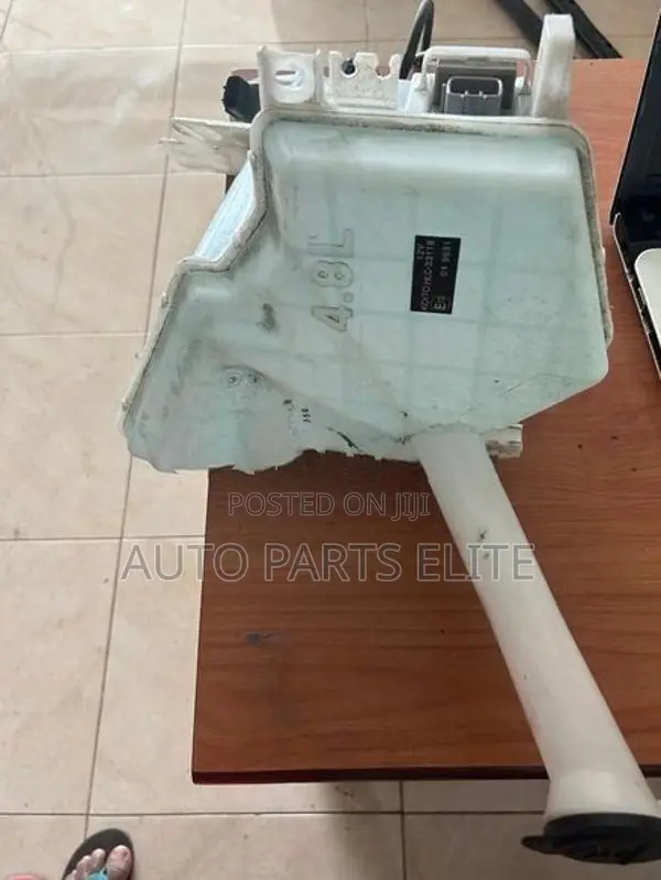 Toyota Axio 141 Wiper Washer Tank