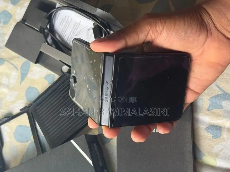 Samsung Galaxy Z Flip 7 FE (Used)