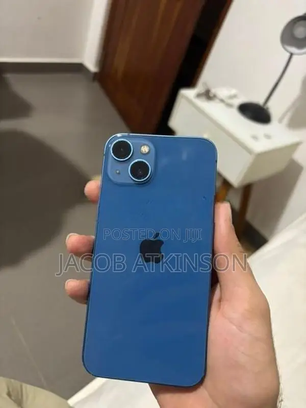 Apple iPhone 13 (Used)