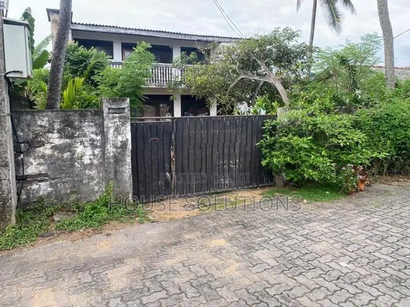 Moratuwa 2 Store House