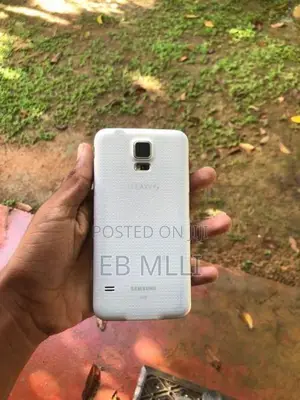 Samsung Galaxy S5 (Used)