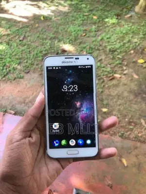 Samsung Galaxy S5 (Used)