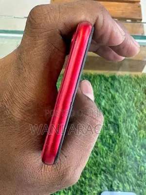 Apple iPhone SE 2 (Used)