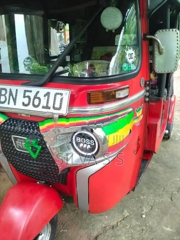 Bajaj RE 2016