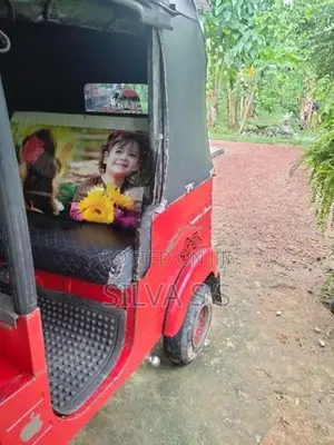 Bajaj RE 2016