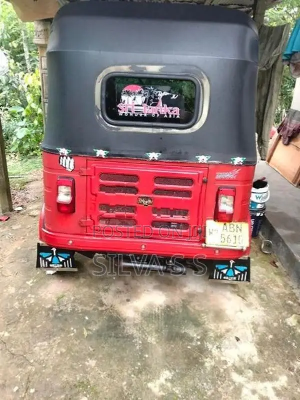 Bajaj RE 2016