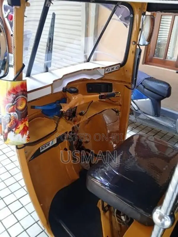 Bajaj RE 1994